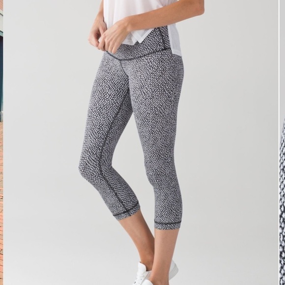 lululemon Wunder Under Crop III Scatter Star Arctic Grey Black - Picture 2 of 14